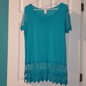 Teal top